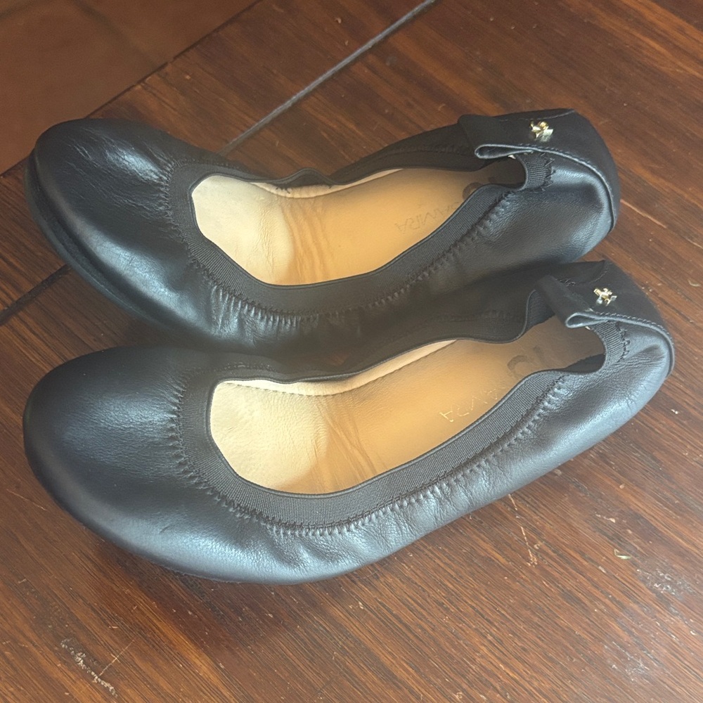 Yosi Samara Black Leather Ballet Flats size 6